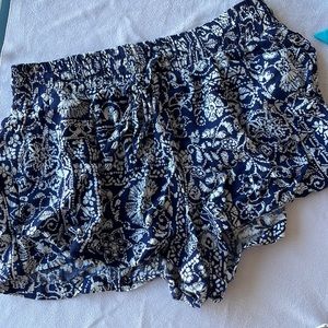 Supper cute shorts don’t fit me